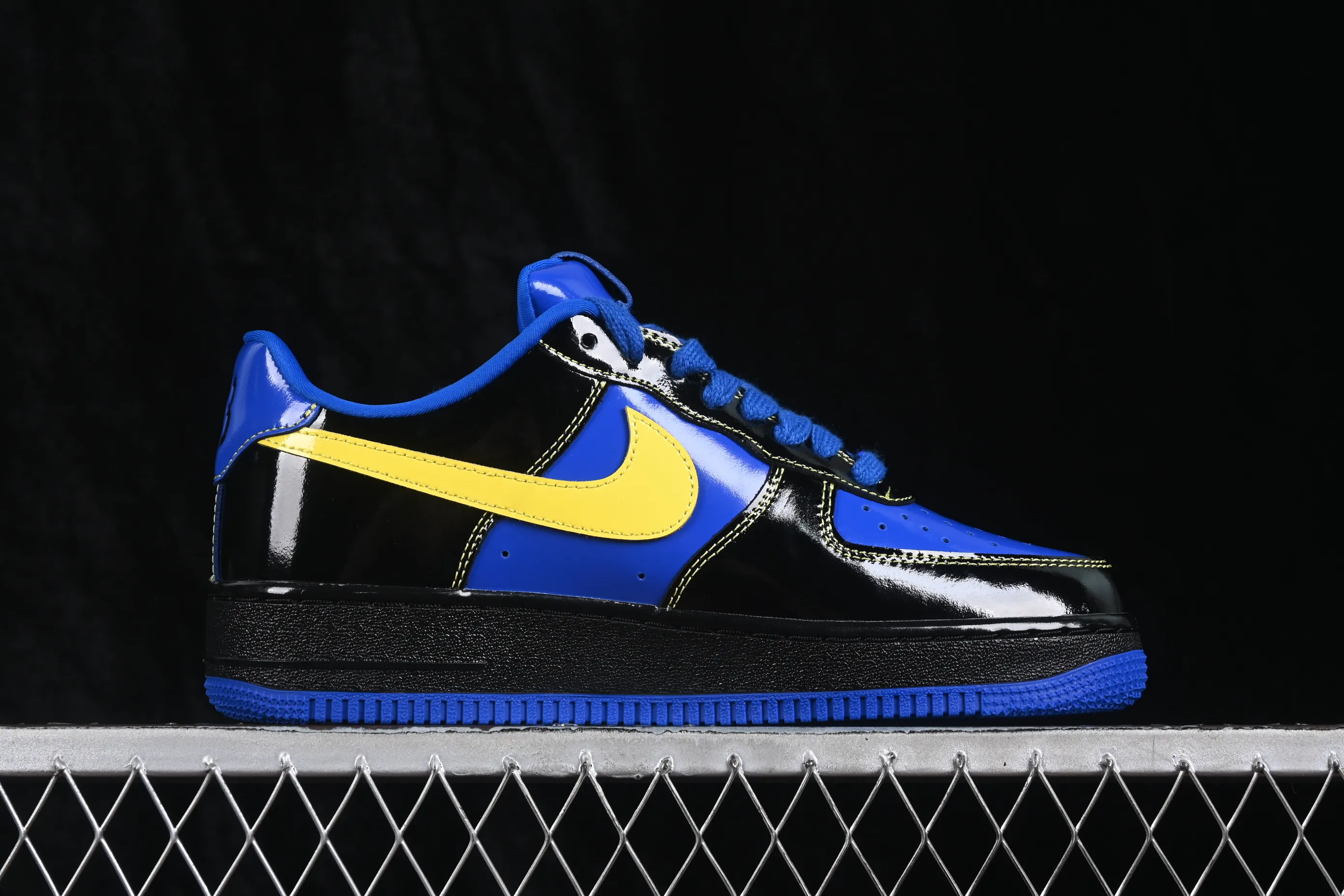 All categories Nk Air Force 1 Air Force series Nk Air Force 1 Low Air Force low-top C version Central Cee x Nike Air Force 1 Low "Racer Blue" black, yellow and blue patent leather Air Force 1 low-top casual sneakers IQ1402-010